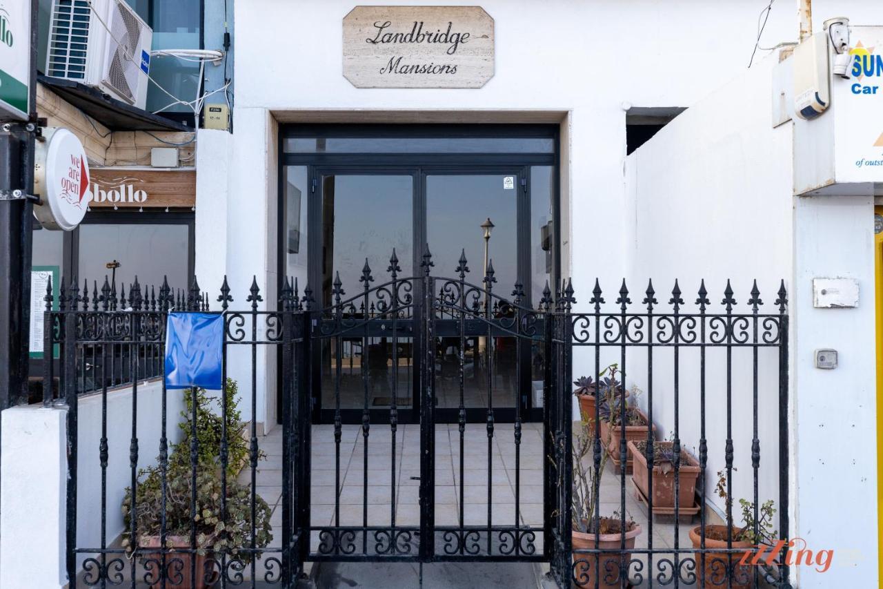 A Stylish Seaside St. Paul's Bay
